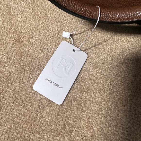 Karla Hanson handbag. I believe it to be a businesslike bag. Perhaps for travel - Picture 3 of 16